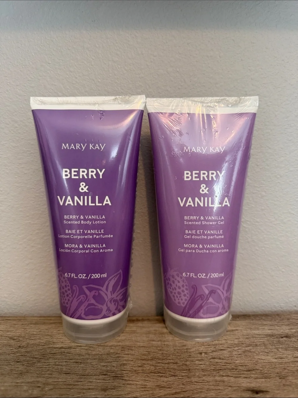 Mary Kay Berry & Vanilla Set of Body Lotion & Shower Gel